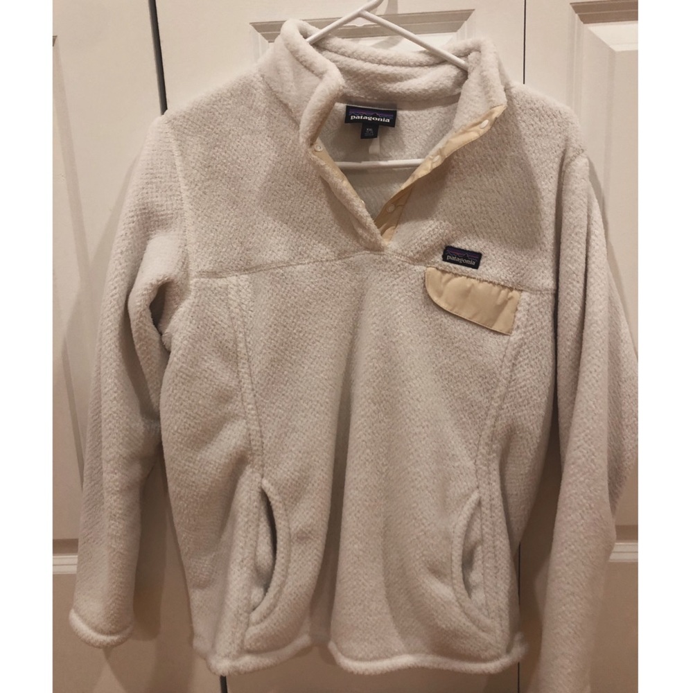 White Patagonia Fleece (almost new!)